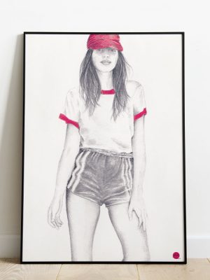 grand cadre avec un dessin de jeune femme en tenue seventies avec mini short et casquette