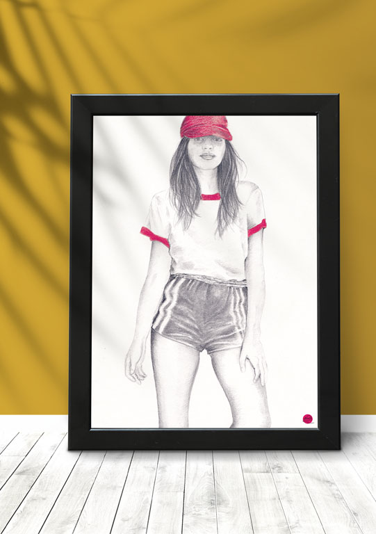 dessin de femme en mini short et casquette dans un cadre noir