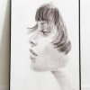 PROFIL dessin d'un portrait de femme de profil dans un cadre, réalisé au crayon graphite