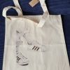 tote bag personnalisé avec un dessin d'Adidas