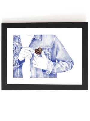 Dessin au Bic réalisé par AliceD d'une veste en jean, avec un petit cœur au motif léopard
