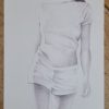 dessin d'une femme habillée en blanc